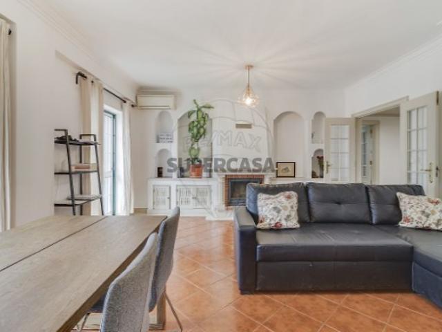 Apartamento T3 em Carregado e Cadafais