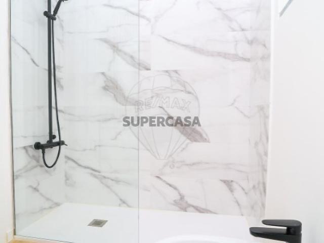 Apartamento T3 em Carregado e Cadafais