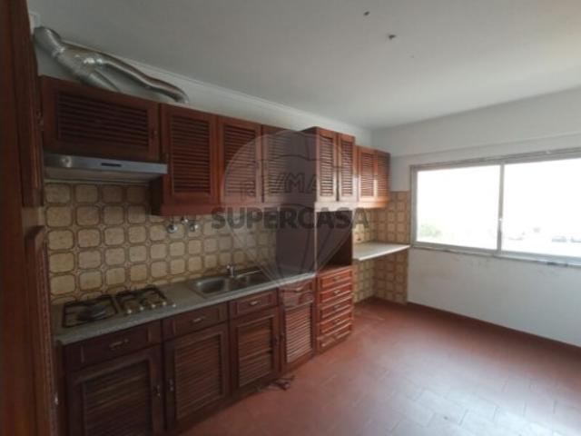 Apartamento T3 em Carregado e Cadafais