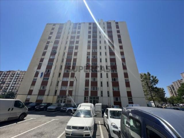 Apartamento T3 em Carregado e Cadafais