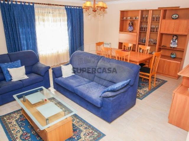 Apartamento T3 em Carregado e Cadafais
