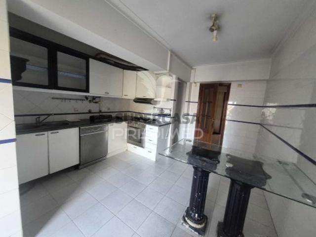 Apartamento T3 em Carregado e Cadafais