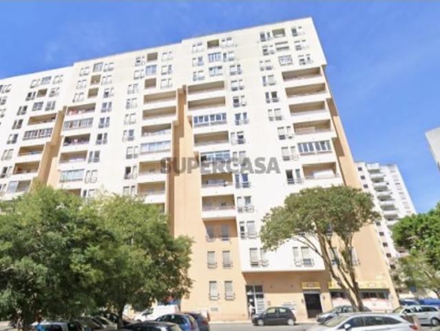 Apartamento T3 em Carregado e Cadafais