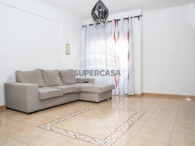 Apartamento T3 em Castanheira do Ribatejo e Cachoeiras