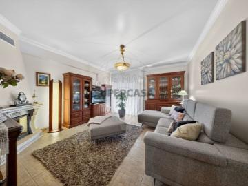 Apartamento T3 em Castanheira do Ribatejo e Cachoeiras