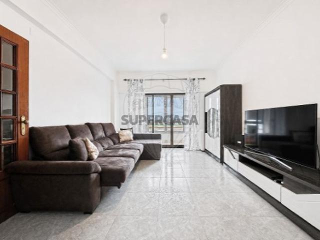 Apartamento T3 em Castanheira do Ribatejo e Cachoeiras