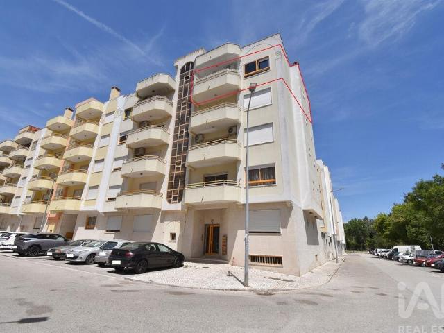 Apartamento T3 em Castanheira do Ribatejo e Cachoeiras de 117 m²