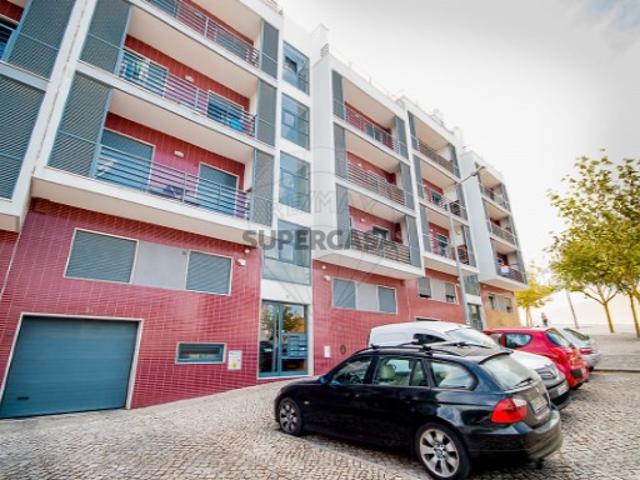 Apartamento T3 em Charneca de Caparica e Sobreda