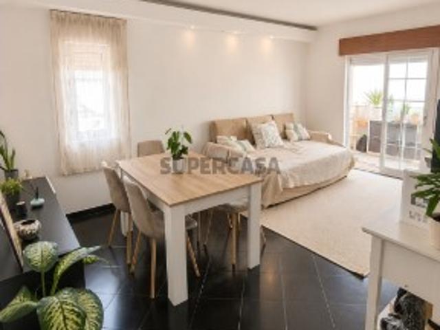 Apartamento T3 em Charneca de Caparica e Sobreda