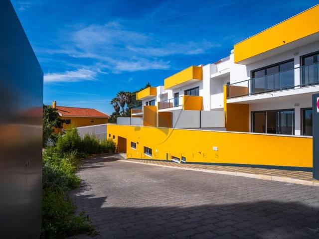 Apartamento T3 em Condomínio no Centro da Parede 160m² Carcavelos e Parede