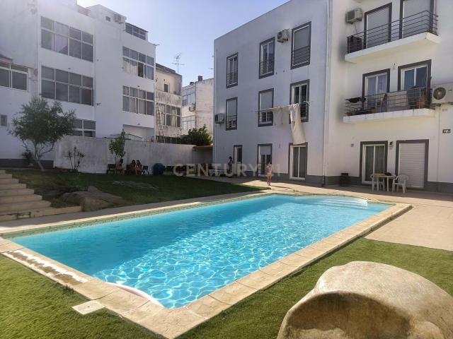 Apartamento T3, em condominio com piscina, no centro de Beja