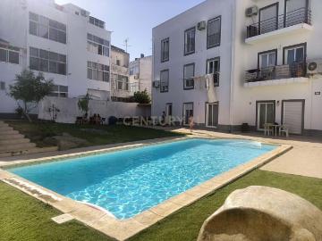 Apartamento T3, em condominio com piscina, no centro de Beja