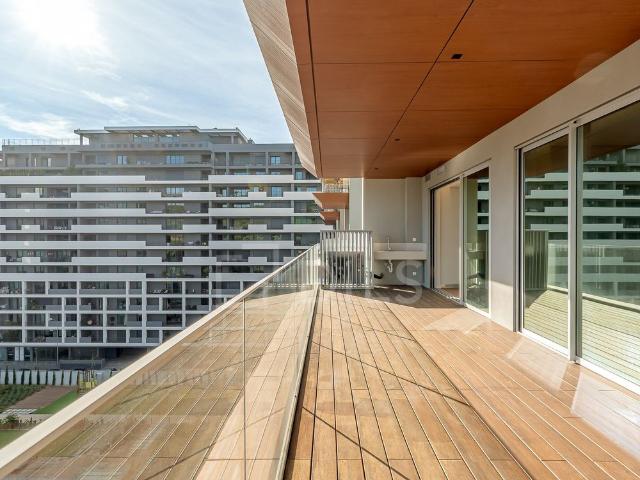 Apartamento T3 em condomínio com piscina, ginásio e sauna em Miraflores