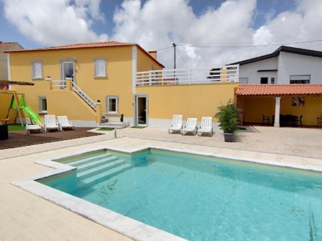 Apartamento T3 em condominio com Piscina Zona Lourinhã Arrendamento Anual