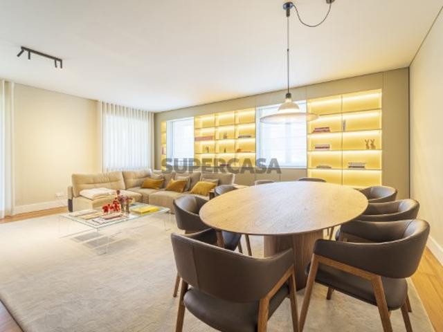 Apartamento T3 em Condomínio Fechado, com Jardim Privativo