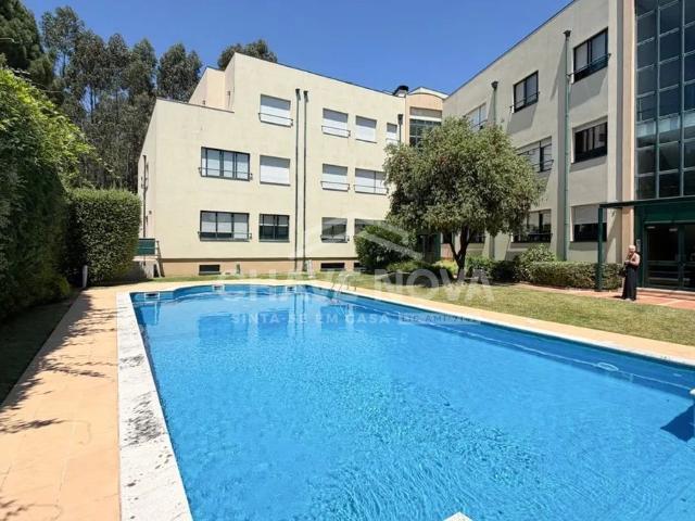 Apartamento T3 em Condomínio Fechado com Piscina e Garagem – Francelos, a 5 minutos da praia