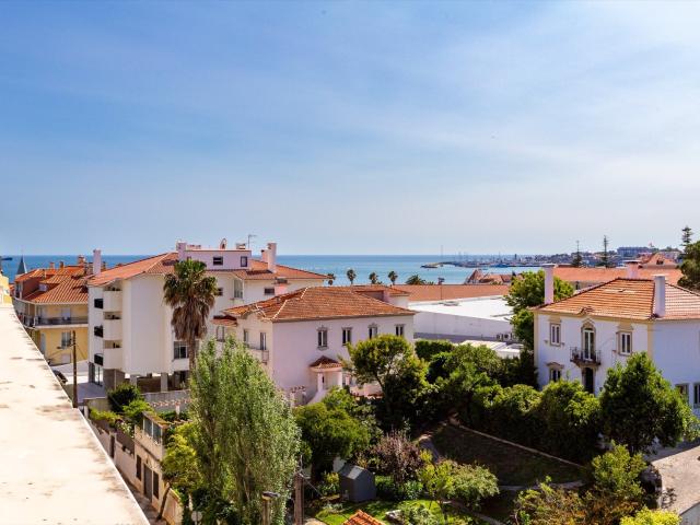 Apartamento T3 em Condomínio Fechado com Piscina – Estoril. 258m² Cascais e Estoril