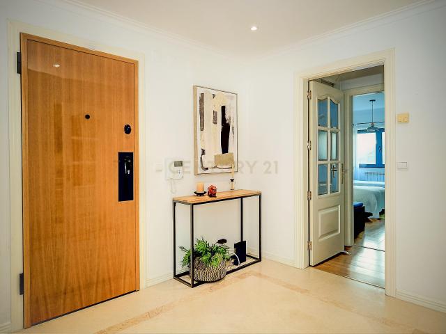 Apartamento T3 em Condomínio Privado no Estoril