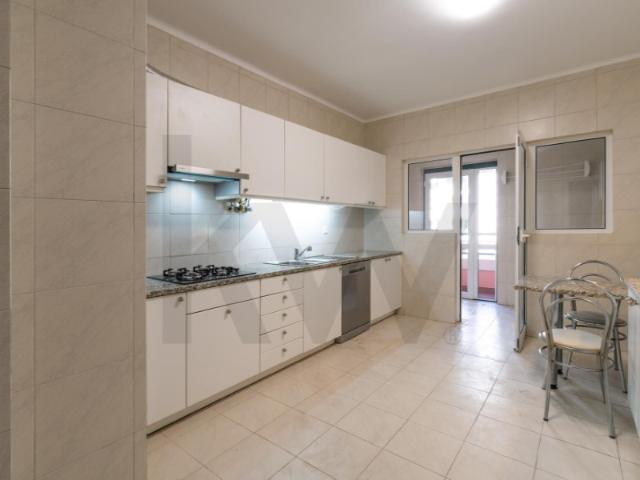 Apartamento T3 em Condomínio Privado Parque dos Príncipes