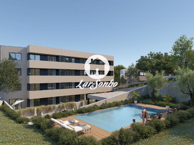 Apartamento T3 em construção, em condomínio fechado com piscina