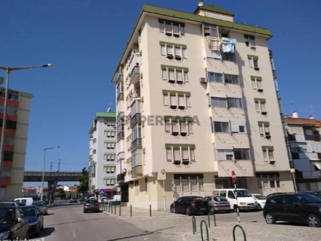 Apartamento T3 em Corroios
