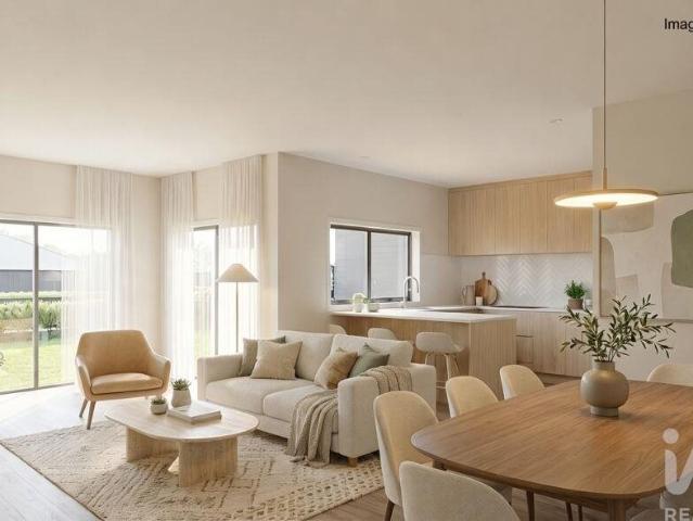 Apartamento T3 em Corroios de 108,00 m² 108m² Charneca De Caparica