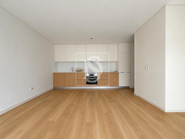 Apartamento T3 em Darque Novo, c/Garagem e elevador 88m² Darque