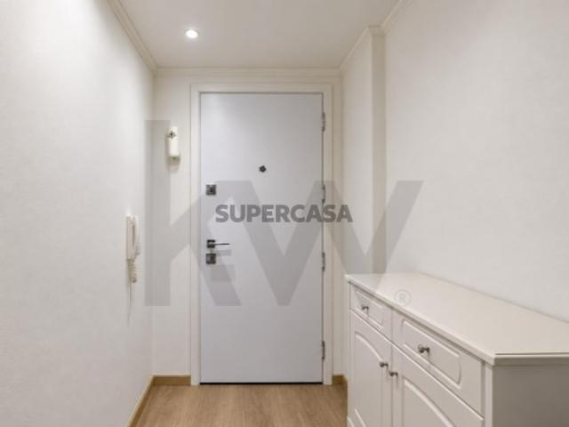 Apartamento T3 em excelente estado de conservação | Tapada das Mercês