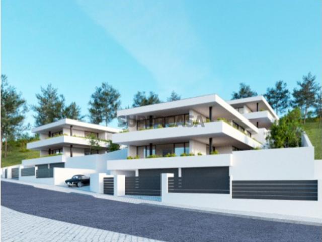 Apartamento T3 em fase de construção, inserido num condomínio de luxo no Estoril