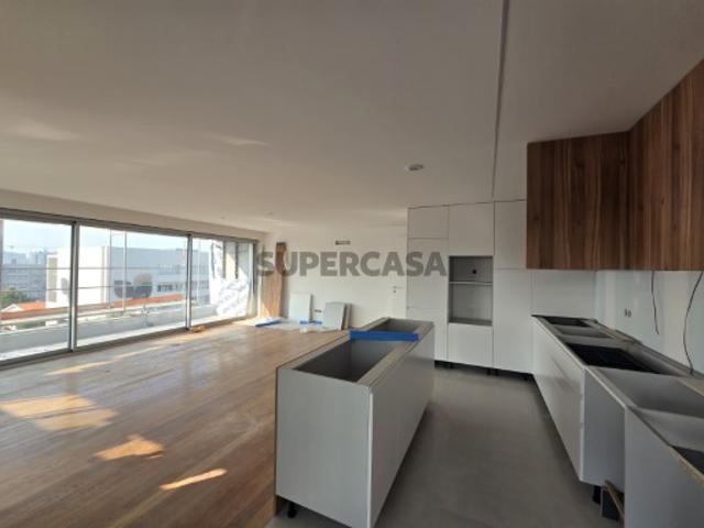 Apartamento T3 em fase final de construção para venda na Abelheira