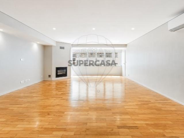 Apartamento T3 em Ferreiros e Gondizalves