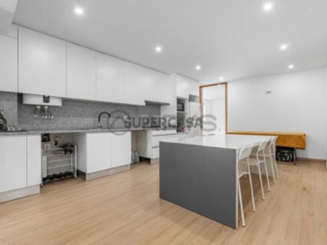 Apartamento T3 em Ferreiros e Gondizalves
