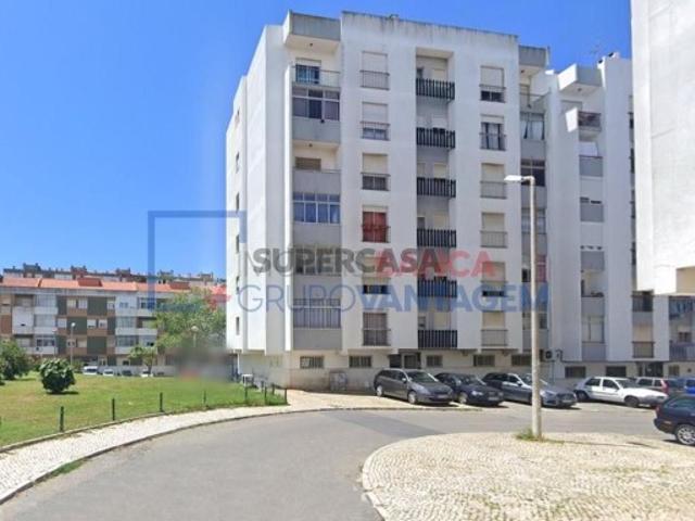 Apartamento T3 em Rio de Mouro