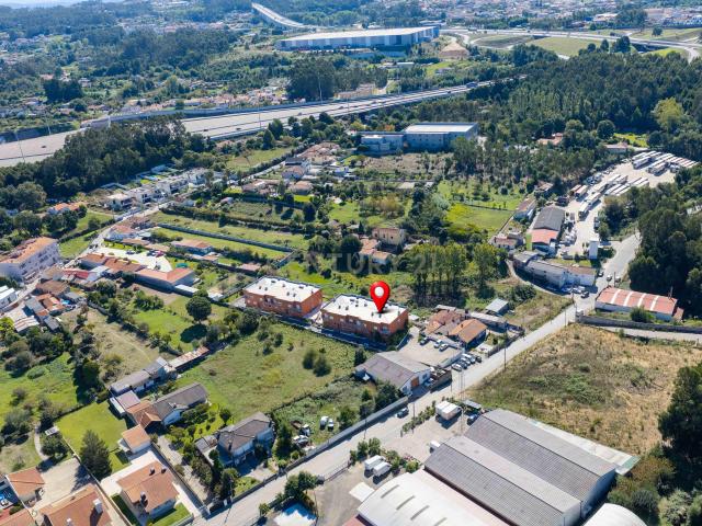 Apartamento T3 em Grijó, Vila Nova de Gaia, inserido num condomínio fechado