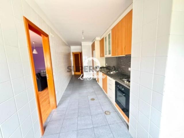 Apartamento T3 em Guilhabreu