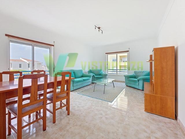 Apartamento T3 em Lagoa, Mexilhoeira da Carregação com Varandas e Excelente Localização