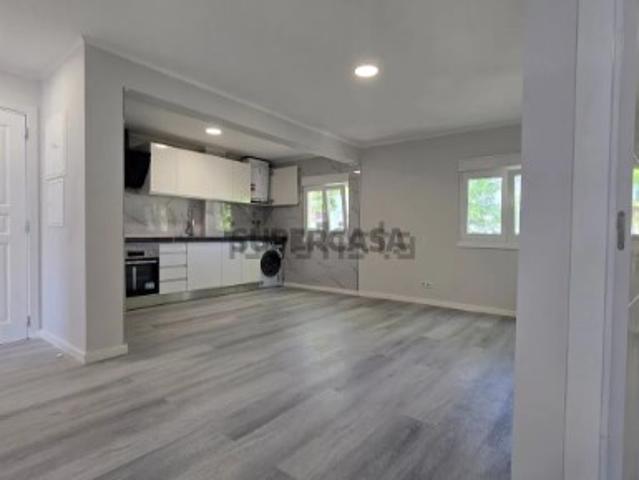 Apartamento T3 em Laranjeiro e Feijó