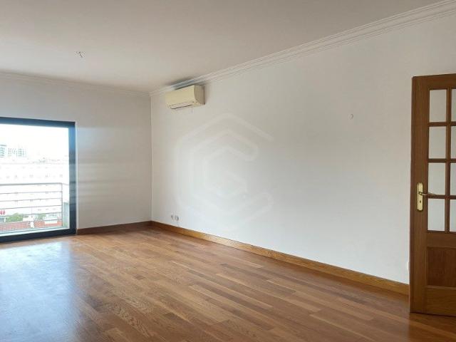 Apartamento T3 em Lisboa