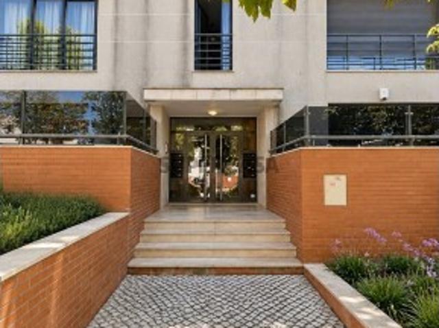 Apartamento T3 em Loures