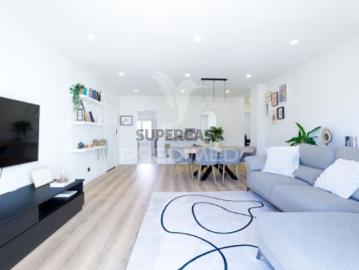 Apartamento T3 em Loures