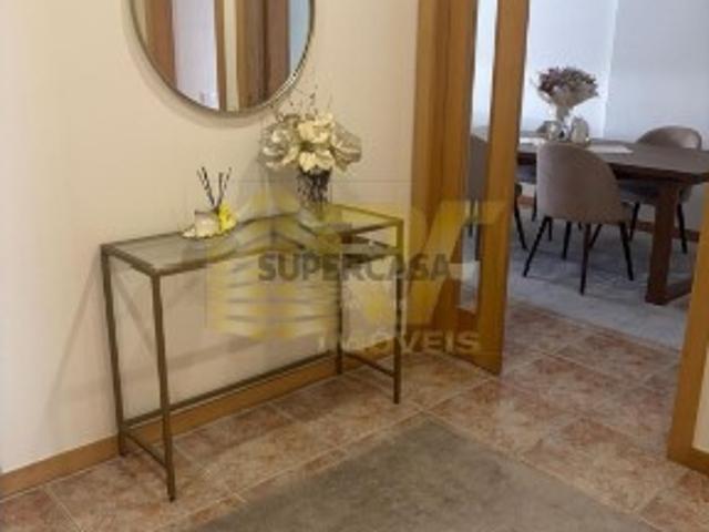 Apartamento T3 em Lustosa