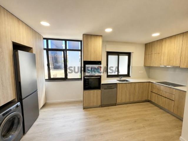 Apartamento T3 em Marrazes e Barosa