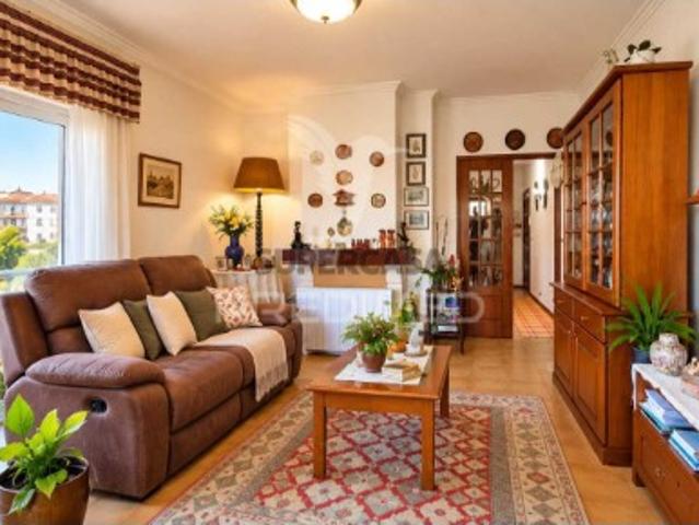 Apartamento T3 em Marrazes e Barosa