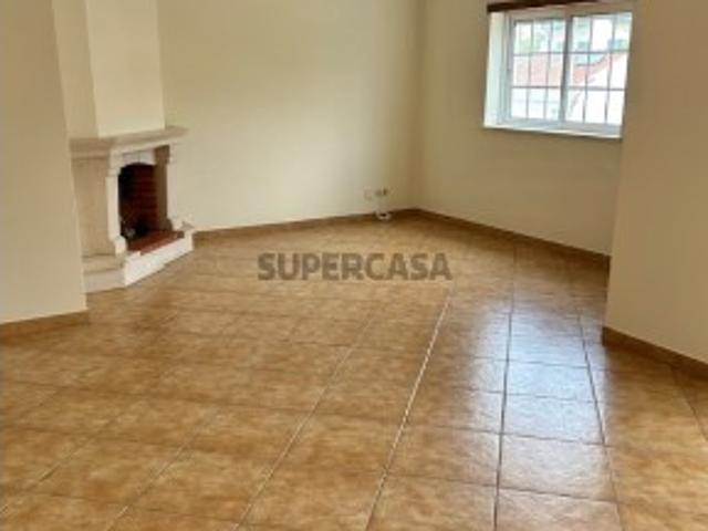 Apartamento T3 em Marrazes e Barosa