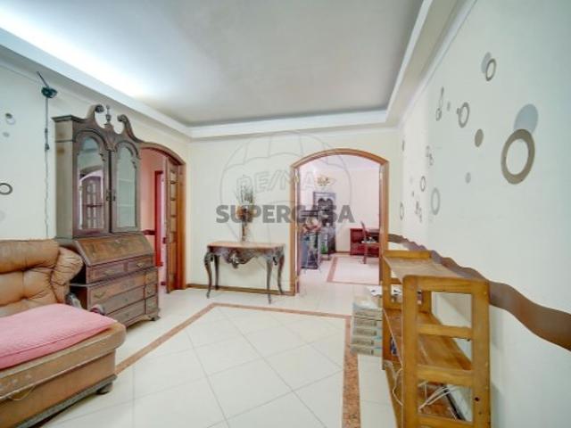 Apartamento T3 em Massamá e Monte Abraão