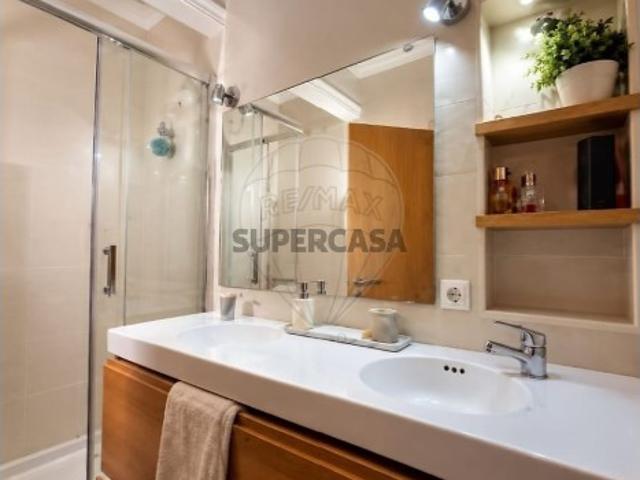 Apartamento T3 em Massamá e Monte Abraão