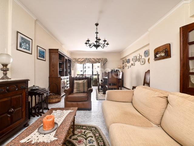 Apartamento T3 em Massamá