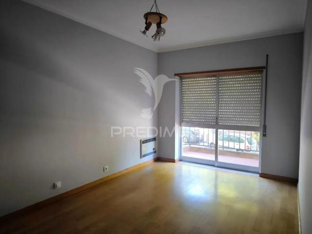 Apartamento t3 em maximinos arrendamento