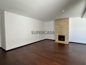 Apartamento T3 para Venda em Parretas, Maximinos, Sé e Cividade, Braga com 125m² de área útil e garagem