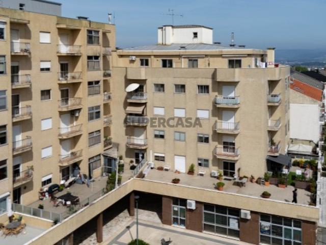 Apartamento T3 em Maximinos, Sé e Cividade